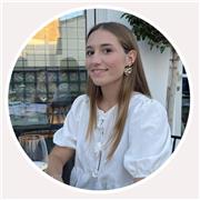 Profesora con 10 años de estudio de francés y 1 año residido en Francia. Titulación B2 , cursando carrera universitaria en francés